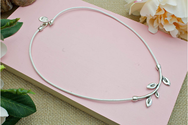 Collar Leaf