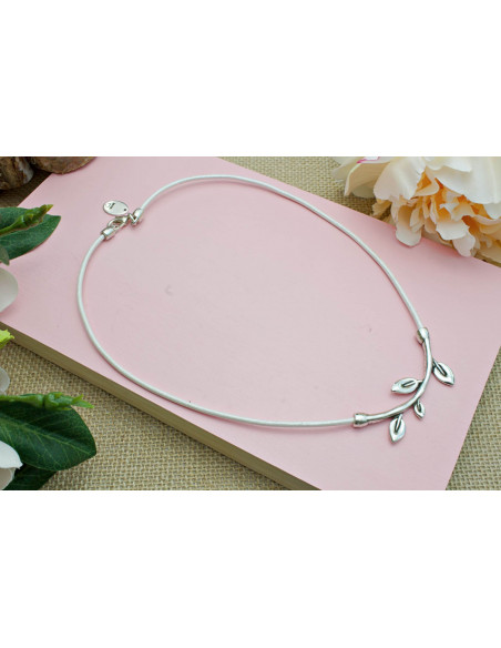 Collar Leaf