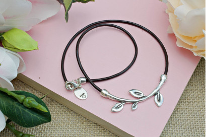 Collar Leaf