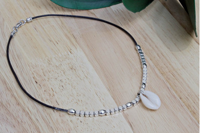 Collar concha cuero