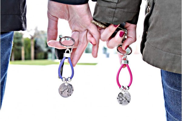 Llavero juntos , mola más