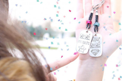 Llavero Mamá eres nuestra...